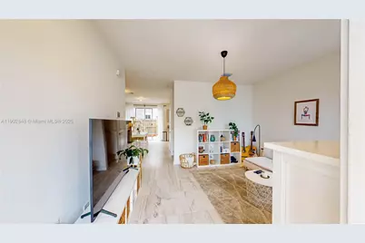 1040 SE 24th Ave, Homestead, FL 33035 - Photo 4