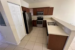 8938 W 35th Way, Hialeah, FL 33018 - Photo 4