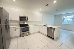 1060 SE 26th Ter, Homestead, FL 33035 - Photo 4