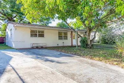 1010 N 69th Way, Hollywood, FL 33024 - Photo 1