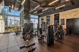 398 NE 5th St, Miami, FL 33132 - Photo 16