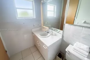 9008 Collins Ave, Surfside, FL 33154 - Photo 32