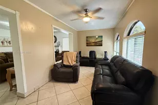 1835 SW 10th St, Miami, FL 33135 - Photo 10