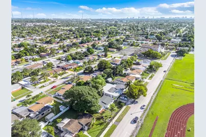 1021 NW 195th St, Miami Gardens, FL 33169 - Photo 36