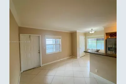 924 SE 2nd St #9, Fort Lauderdale, FL 33301 - Photo 4