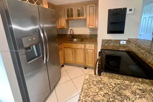 924 SE 2nd St, Fort Lauderdale, FL 33301 - Photo 8