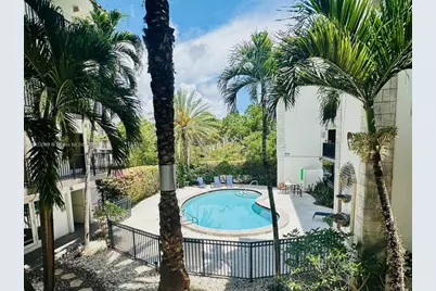 924 SE 2nd St #9, Fort Lauderdale, FL 33301 - Photo 1