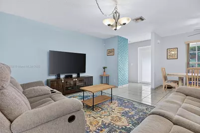 171 SW 79th Ave, Margate, FL 33068 - Photo 10