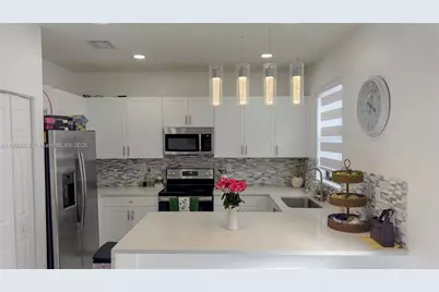 3318 W 106th Ter, Hialeah, FL 33018 - Photo 6