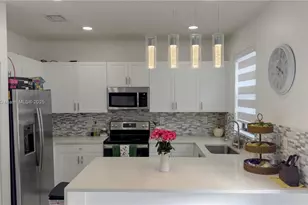 3318 W 106th Terrace, Hialeah, FL 33018 - Photo 6