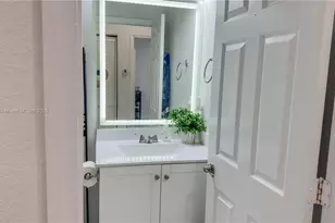 3318 W 106th Terrace, Hialeah, FL 33018 - Photo 24