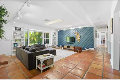 9431 Sea Turtle Ln, Plantation, FL 33324 - Photo 4