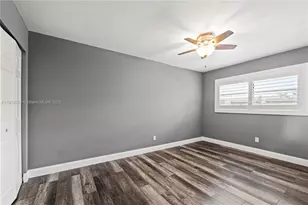 33 Madrid Ln, Davie, FL 33324 - Photo 18