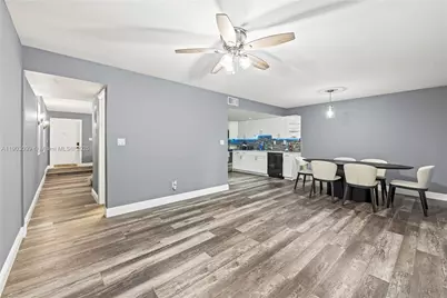 33 Madrid Ln #4-9, Davie, FL 33324 - Photo 4