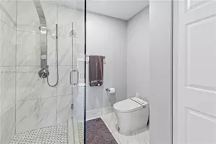 33 Madrid Ln, Davie, FL 33324 - Photo 14