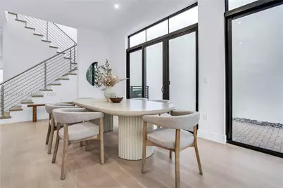 8013 NW 42nd St, Doral, FL 33166 - Photo 14