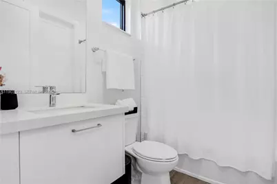 8013 NW 42nd St, Doral, FL 33166 - Photo 28