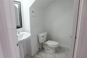 985 NW 132nd Ct, Miami, FL 33182 - Photo 14
