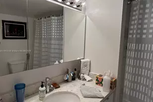 2780 NE 183rd St, Aventura, FL 33160 - Photo 16