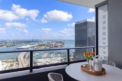 159 NE 6th St #3615, Miami, FL 33132 - Photo 4