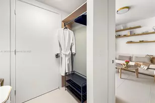 159 NE 6th St, Miami, FL 33132 - Photo 26