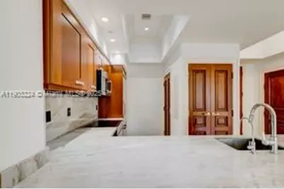 60 Edgewater Dr #LE, Coral Gables, FL 33133 - Photo 4