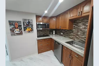 801 Brickell Bay Dr #970, Miami, FL 33131 - Photo 10