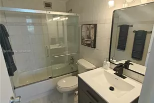 801 Brickell Bay Dr, Miami, FL 33131 - Photo 4