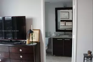 185 SW 7th St, Miami, FL 33130 - Photo 4