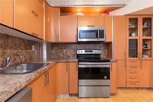 230 174th St, Sunny Isles Beach, FL 33160 - Photo 6