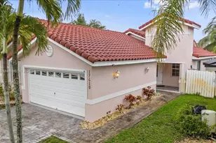 17610 SW 4th Ct, Pembroke Pines, FL 33029 - Photo 2