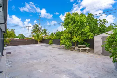 175 W 56th St, Hialeah, FL 33012 - Photo 32