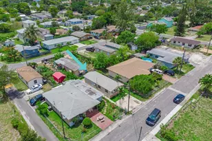 805 NW 3rd Terrace, Hallandale Beach, FL 33009 - Photo 4