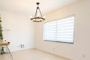 270 NW 40th Ct, Miami, FL 33126 - Photo 16