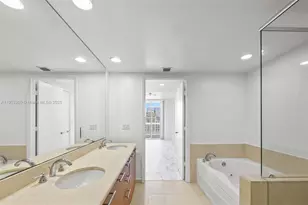 50 Biscayne Blvd, Miami, FL 33132 - Photo 16