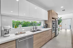 3167 SW 25th St, Miami, FL 33133 - Photo 10