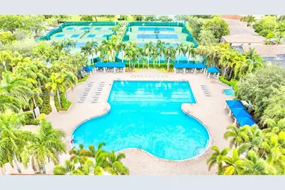 1235 NW 144th Ave, Pembroke Pines, FL 33028 - Photo 10