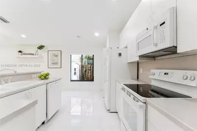 1235 NW 144th Ave, Pembroke Pines, FL 33028 - Photo 22