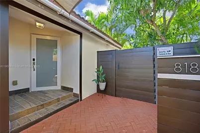 818 NE 3rd St, Hallandale Beach, FL 33009 - Photo 24
