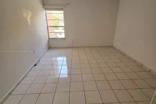 4717 NW 7th St, Miami, FL 33126 - Photo 4