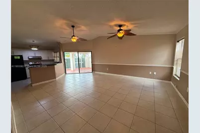 2901 San Remo Cir, Homestead, FL 33035 - Photo 2