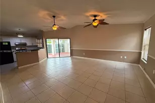 2901 San Remo Cir, Homestead, FL 33035 - Photo 2