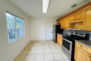 2540 NE 181st St, North Miami Beach, FL 33160 - Photo 2