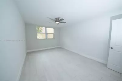 8323 Lake Dr #402, Doral, FL 33166 - Photo 4