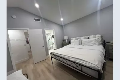 1409 NW 124th Ave, Pembroke Pines, FL 33026 - Photo 12