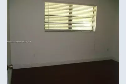 18230 Mediterranean Bl #1306, Hialeah, FL 33015 - Photo 8