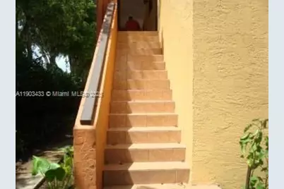 18230 Mediterranean Bl #1306, Hialeah, FL 33015 - Photo 14