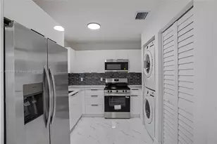 10362 SW 180th St, Miami, FL 33157 - Photo 4