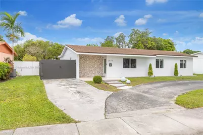 2670 SW 119th Ct, Miami, FL 33175 - Photo 2