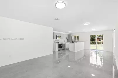 933 NW 50th St, Miami, FL 33127 - Photo 6